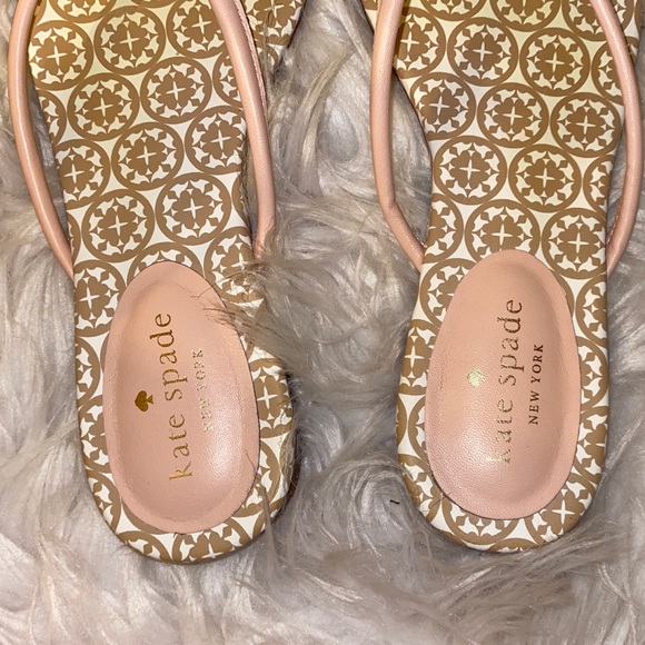 Kate Spade New York | Mistic Bow Flat Thong Sandal - Picture 4 of 9